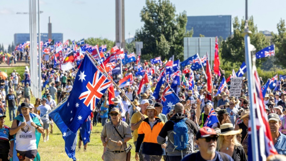 Miles de personas protestan en Australia contra la vacunaci&oacute;n anticovid
