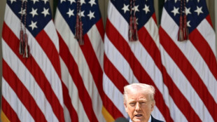 Washington s'attend à de nouvelles discussions avec l'Iran mais Trump accentue la pression