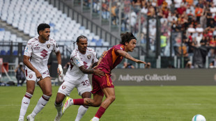 Calcio: lesione alla coscia per Dybala, salterà il derby