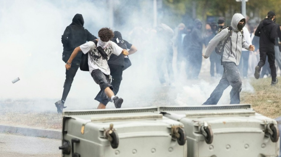 Rejoint par les &eacute;tudiants, le mouvement lyc&eacute;en se tend : Lecornu convoque une cellule de crise
