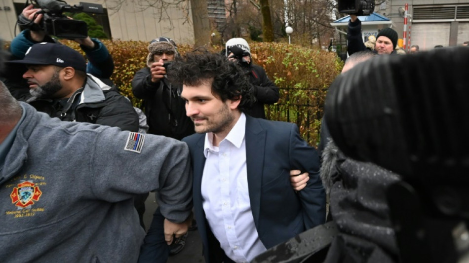 Crypto: l'ex-patron de FTX remis en libert&eacute;, moyennant caution de 250 millions de dollars