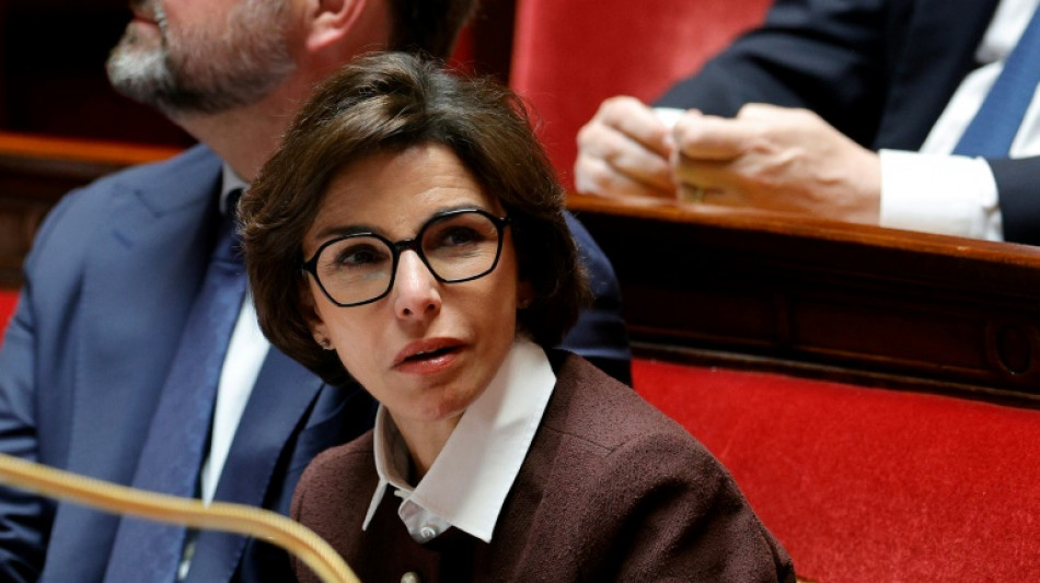 Dati dans l'arène de l'Assemblée pour défendre la réforme de l'audiovisuel public