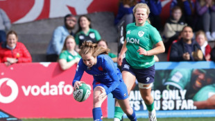 France women enjoy nine-try rout of Ireland despite early red card