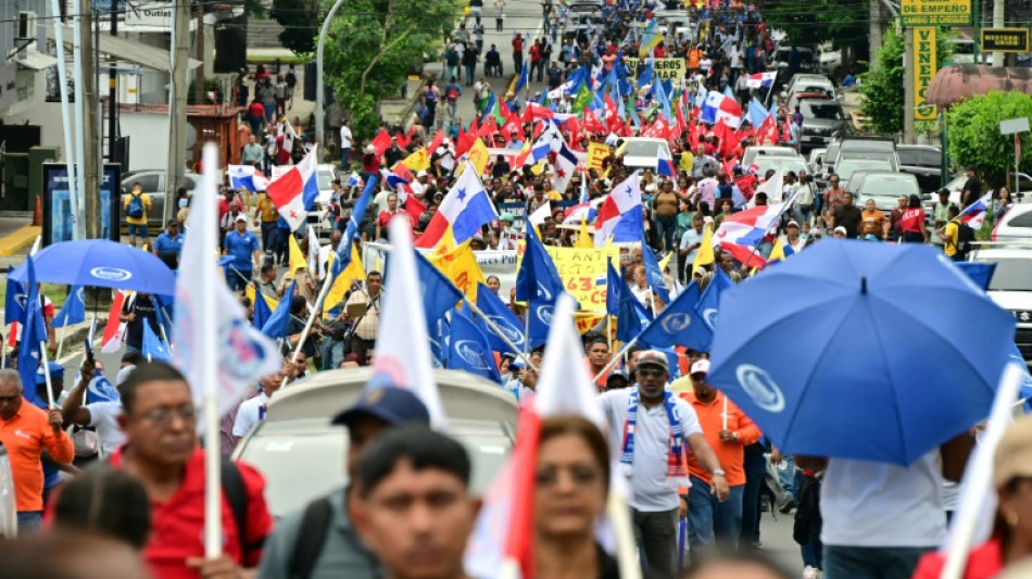 Miles de paname&ntilde;os marchan contra el proyecto de elevar la edad de jubilaci&oacute;n