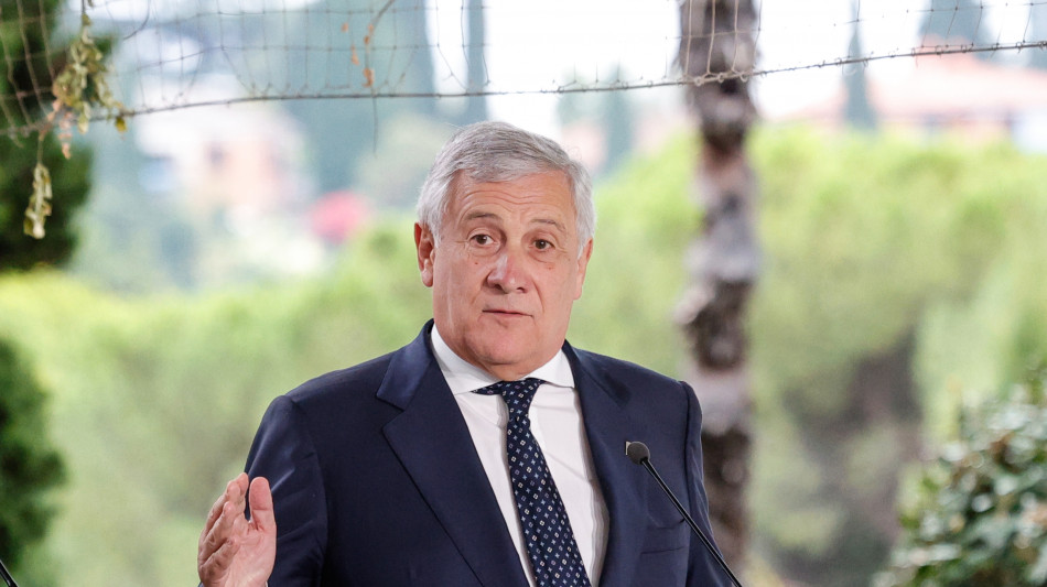 Tajani, 'su affitti brevi noi contrari a qualsiasi tassa'