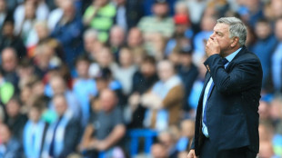 Leeds boss Allardyce hopes Hammers' eyes are on European final