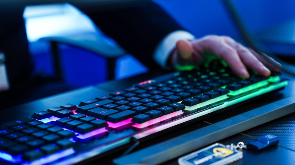 Individuato gestore sito sessista, indagini su un 45enne