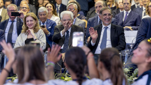 Solidariet&agrave; di Mattarella per gli agenti feriti