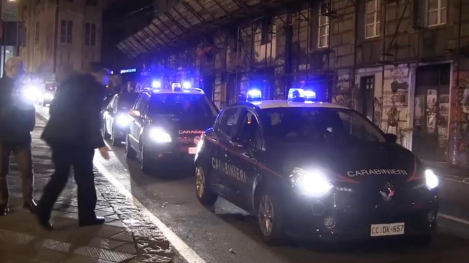 Colpito con il taser a Genova, indagati due Carabinieri
