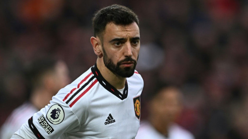 Ten Hag sticks with Fernandes as United captain after Liverpool pain