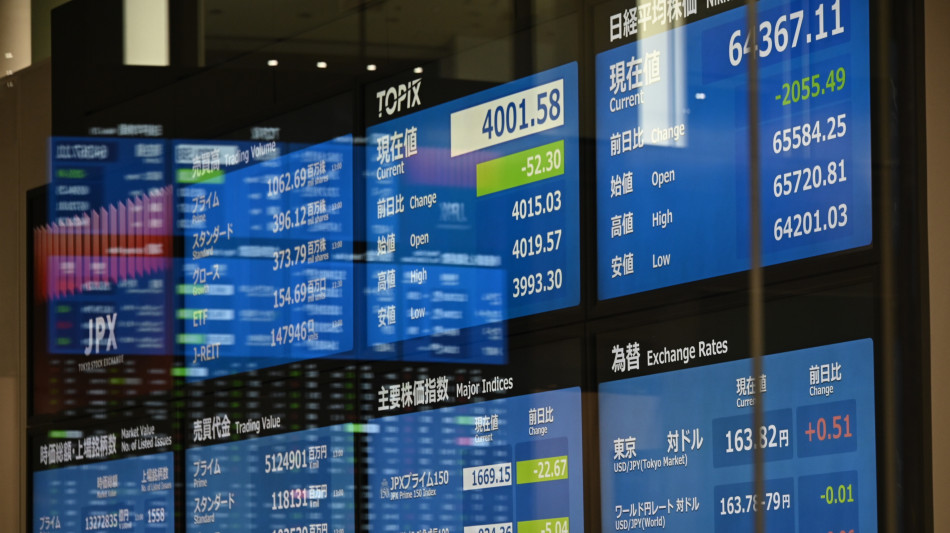 Borsa: l'Asia tiene in attesa dell'annuncio su Hormuz, debole Seul
