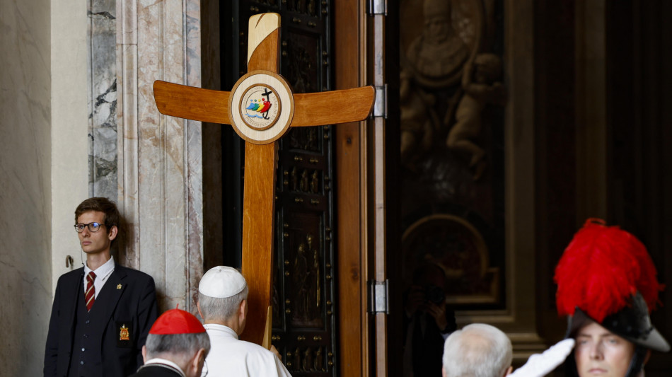 Il Papa domani chiuder&agrave; la Porta Santa, presente Mattarella