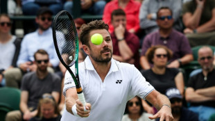 Wawrinka hopes to avoid being 'killed' by 'perfect' Djokovic at Wimbledon