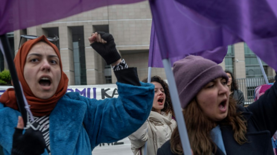 T&uuml;rkische Justiz verschiebt Prozess gegen Frauenrechtsorganisation auf September