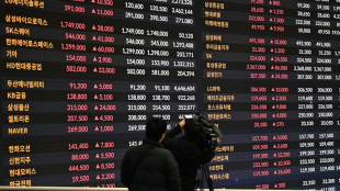 Asian stocks head into weekend on a low as tech extends losses