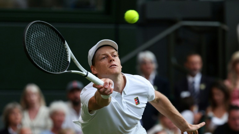 Wimbledon: Djokovic et Sinner expéditifs, Swiatek en deux temps