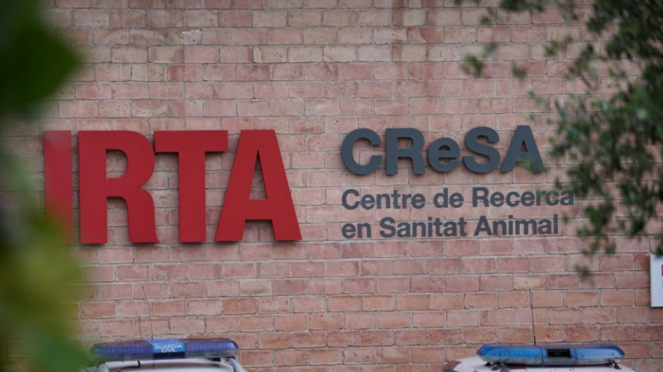 La polic&iacute;a espa&ntilde;ola registra un laboratorio en la investigaci&oacute;n por una posible fuga del virus de la peste porcina africana