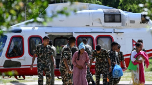 Desaparecidos em avalanche entre Nepal e China passam de 2.400