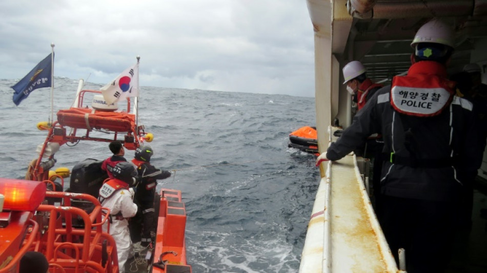 Ocho marineros desaparecidos tras naufragio entre Japón y Corea del Sur