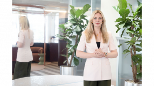 B&uuml;hler und Squirro schlie&szlig;en Partnerschaft, um die KI-Transformation in der Fertigung voranzutreiben